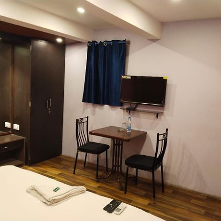 Hotel Ucs 加尔各答 外观 照片
