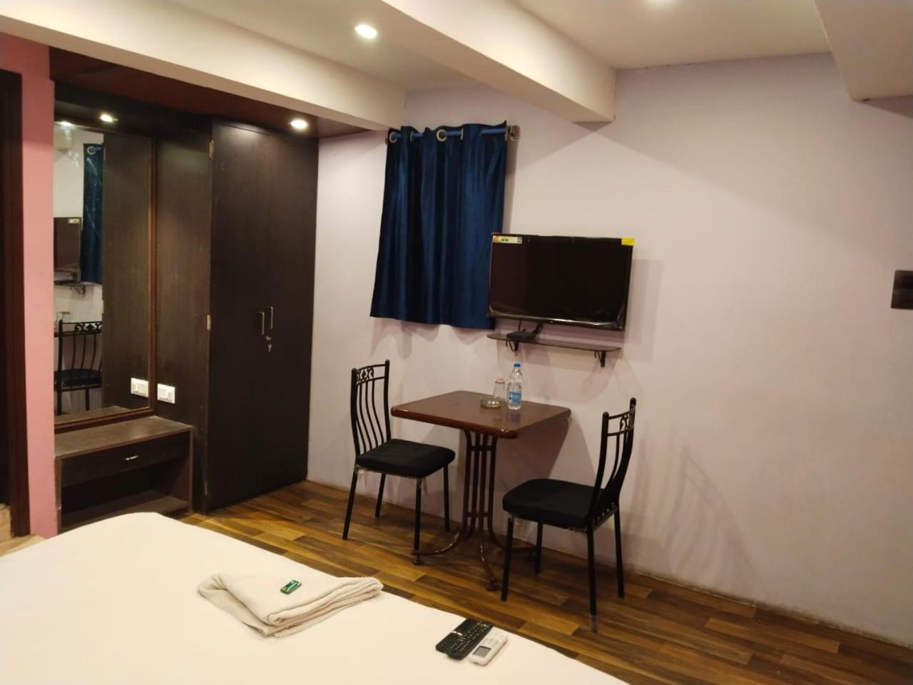 Hotel Ucs 加尔各答 外观 照片