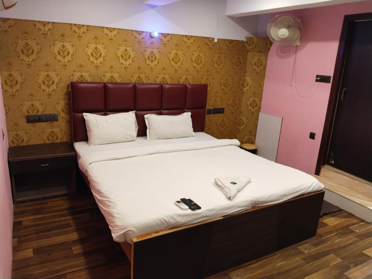 Hotel Ucs 加尔各答 外观 照片