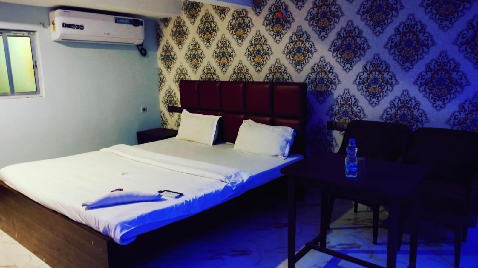 Hotel Ucs 加尔各答 外观 照片