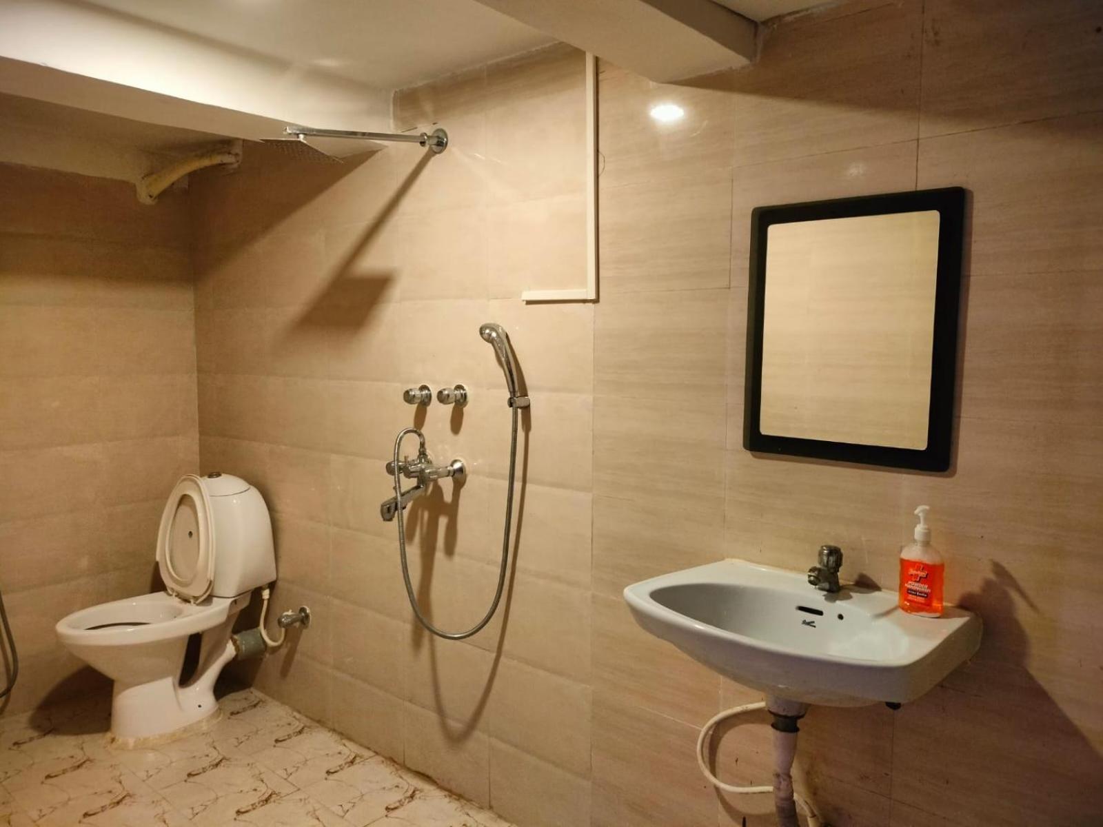 Hotel Ucs 加尔各答 外观 照片