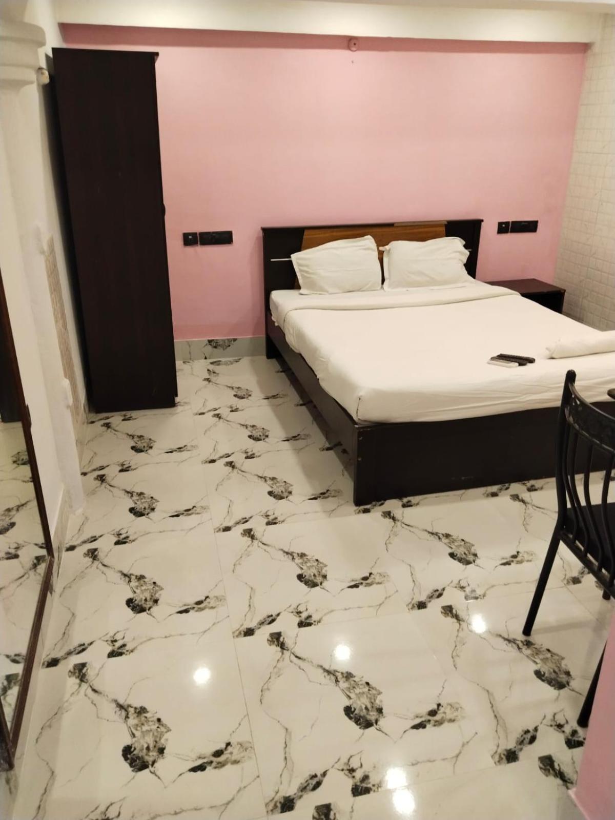 Hotel Ucs 加尔各答 外观 照片